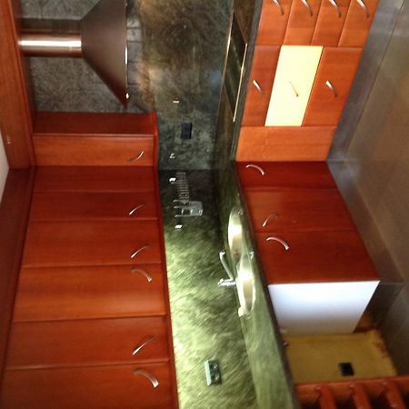 Hostel Alhambra Girona Bagian luar foto